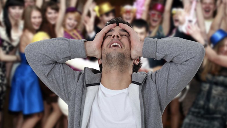 Инфекционист предложил невидимую альтернативу медицинской маске на корпоративе