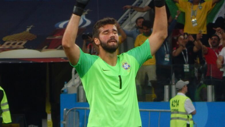 Кубок «Яшин Трофи» вручен на церемонии «Золотого мяча» в Париже