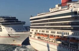 Столкновение двух круизных лайнеров в порту Мексики попало на видео