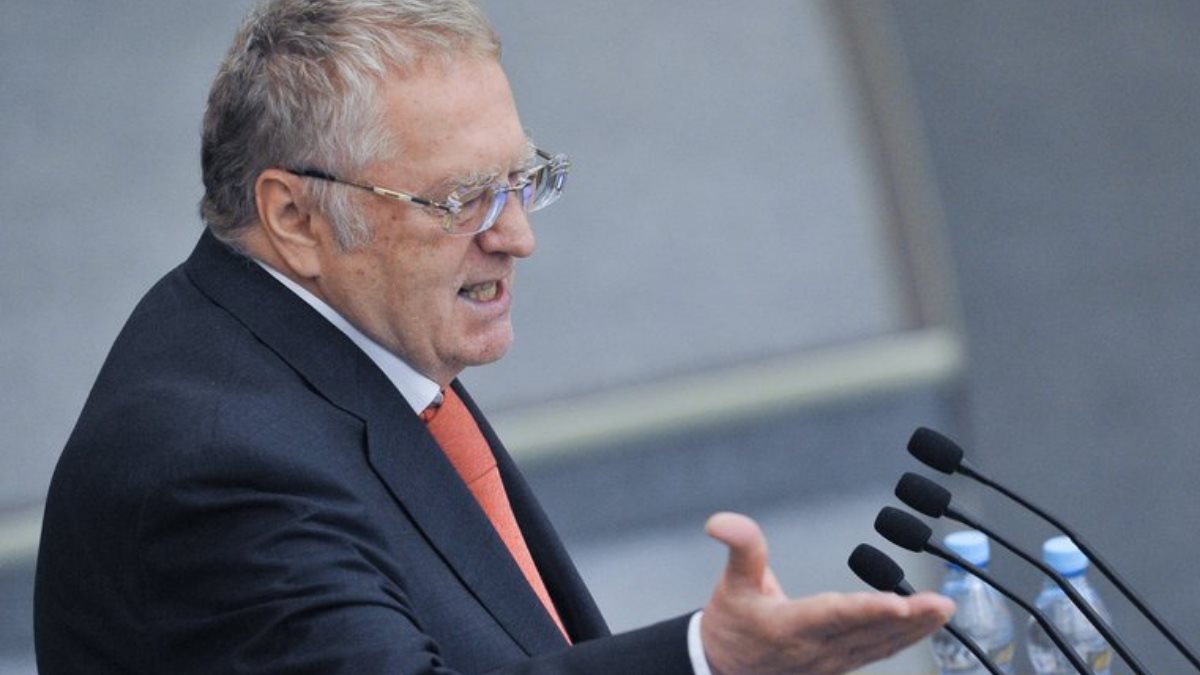 Жириновский призвал запретить выезд за границу