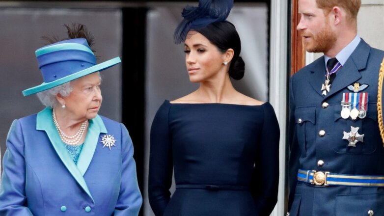 Елизавета II поддержала решение принца Гарри и Меган Маркл уйти из семьи