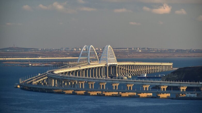 В Крыму опровергли информацию о взрыве на мосту через Керченский пролив