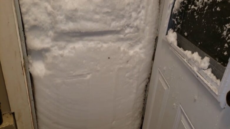 На востоке Канады объявили ЧС из-за рекордных сугробов