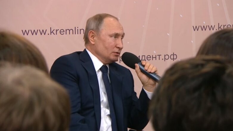 Путин рассказал об упрощении получения маткапитала