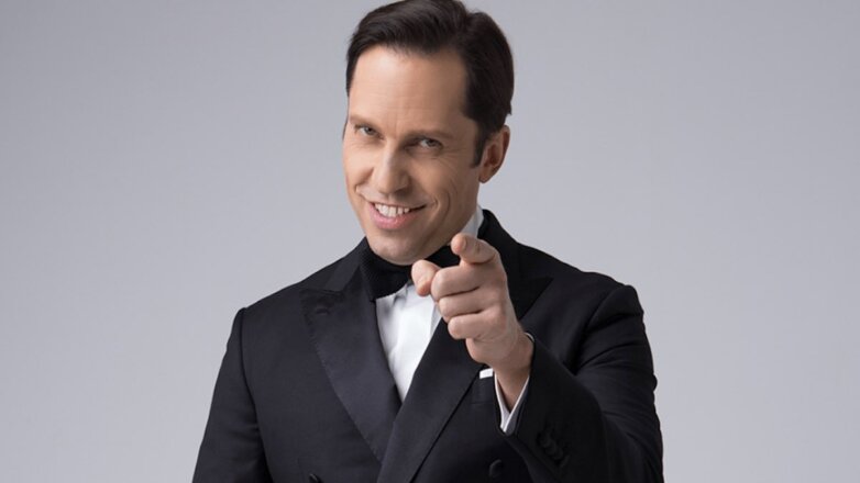 В сети появился новый клип Артура Пирожкова