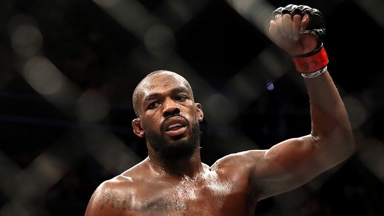 Джонс защитил титул чемпиона UFC