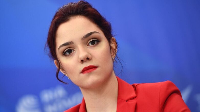 Евгения Медведева переквалифицировалась в дизайнера одежды