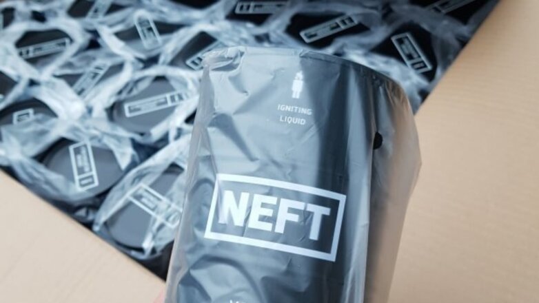 Московские таможенники конфисковали партию поддельных банок для водки