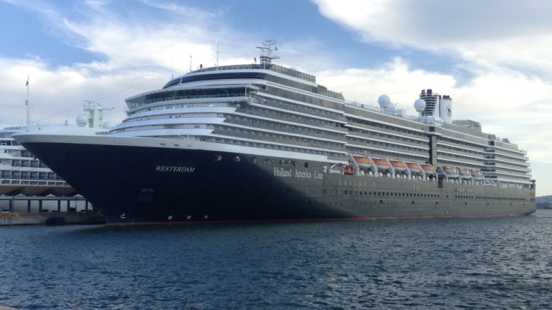 Россияне покинули не принятый в пяти странах лайнер Westerdam