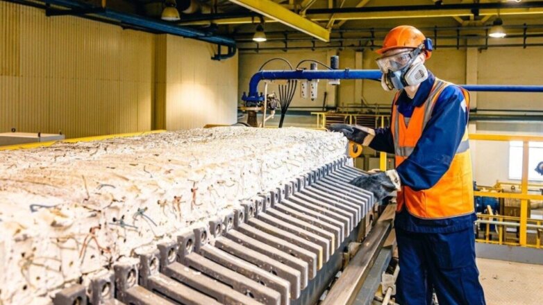 «Уралэлектромедь» извлечет сурьму из шлаков