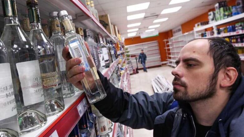 Специалист назвал повышающие риск заражения коронавирусом привычки