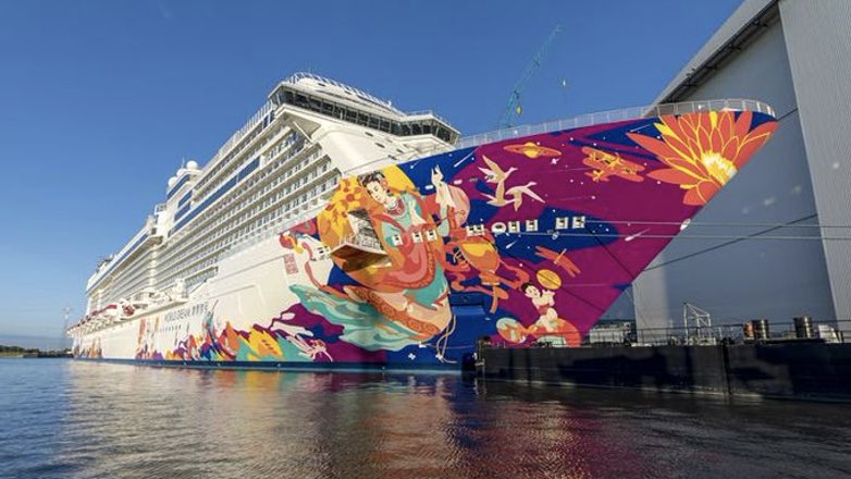 Почти 2000 пассажиров задержали на круизном лайнере в Гонконге из-за коронавируса