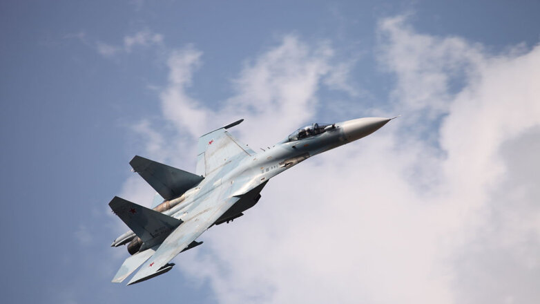 Российские Су-27 перехватили у госграницы бельгийский истребитель F-16