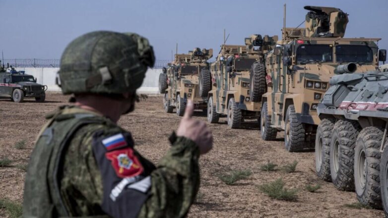 Российские и турецкие военные провели совместное патрулирование в Сирии