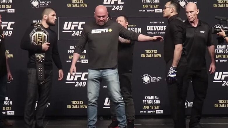 Хабиб Нурмагомедов пнул чемпионский пояс Тони Фергюсона