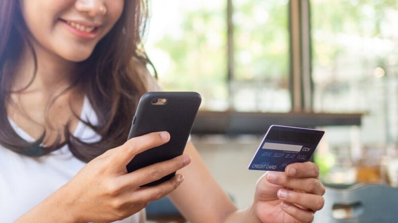 Об опасности переводов по номеру телефона рассказал юрист