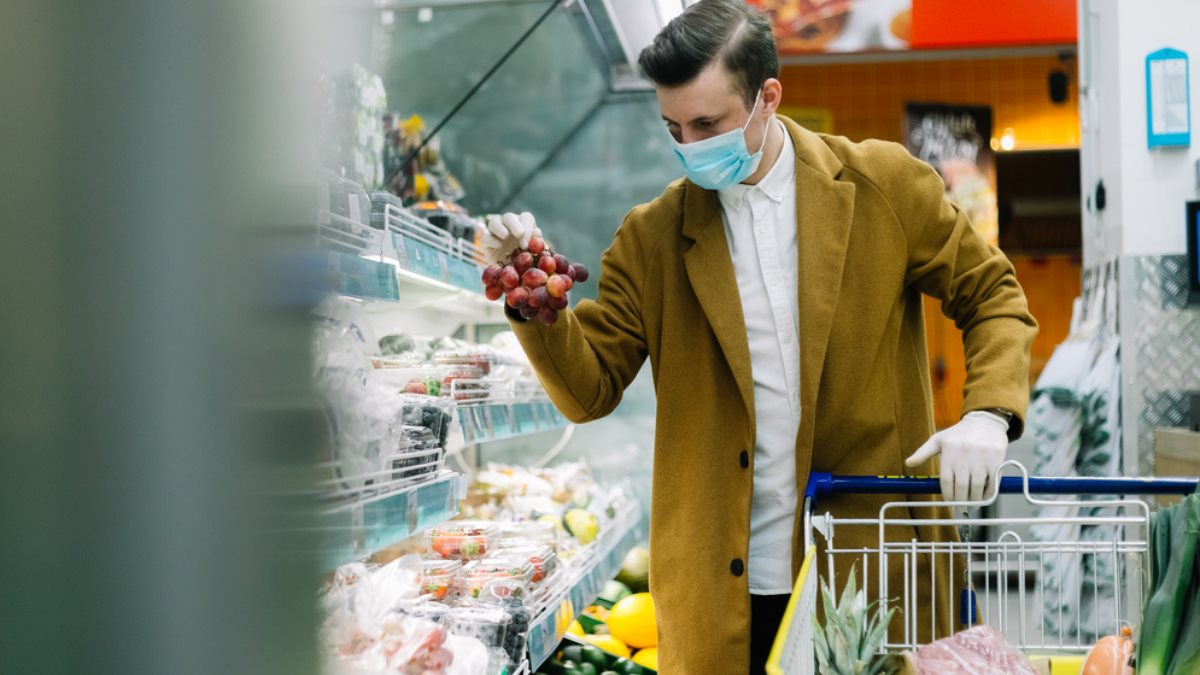 Россиянам разъяснили правила посещения гипермаркетов во время пандемии