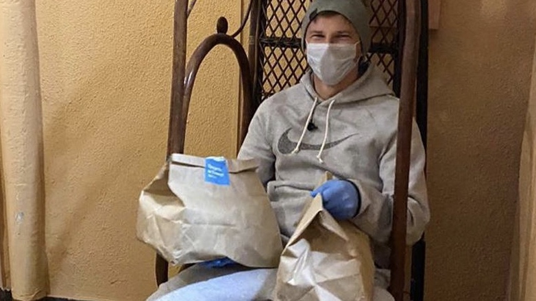 Аршавин поработал курьером по доставке еды на фоне коронавируса