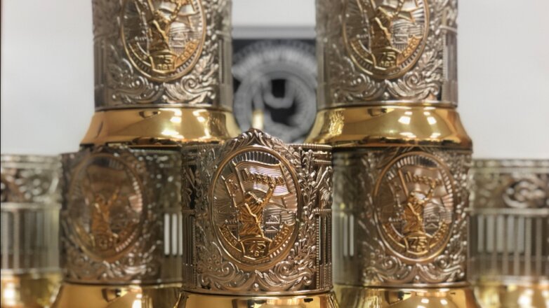 Завод «Электрокабель» изготовил подстаканники к юбилею Великой Победы