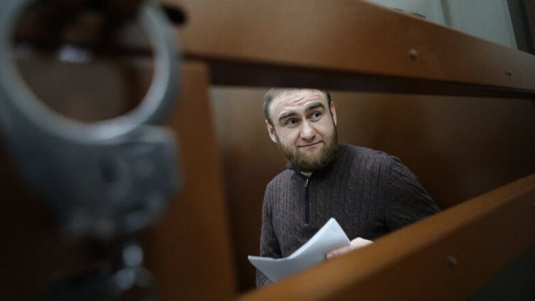 Суд отменил продление ареста Рауфу Арашукову и его отцу