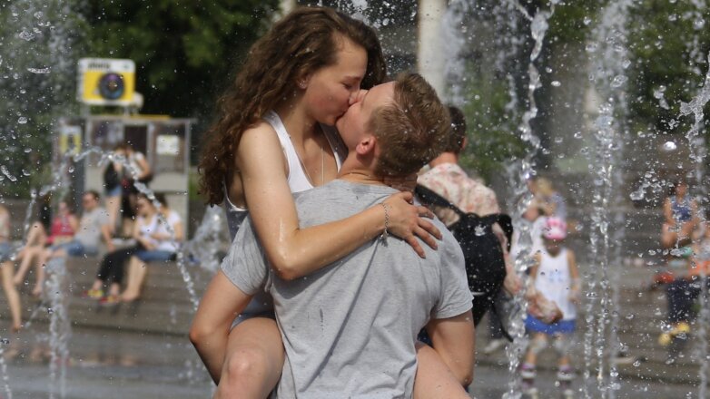 Ученые спрогнозировали снижение активности коронавируса