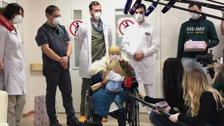 Столетняя пациентка в Москве вылечилась от COVID-19