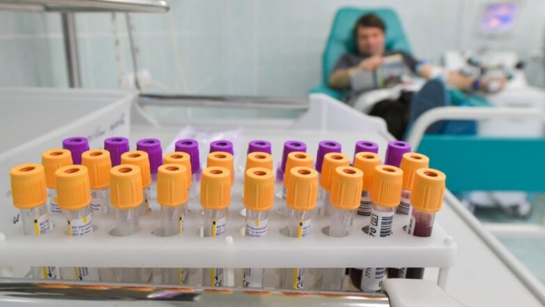 Раскрыт принцип действия антител при лечении COVID-19