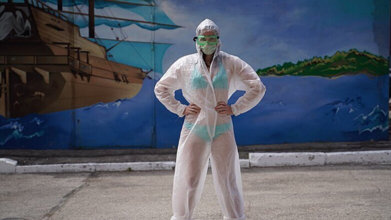 Россияне разделись в поддержку тульской медсестры в бикини