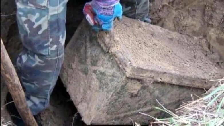 В Ростовской области нашли запертый сейф времен ВОВ