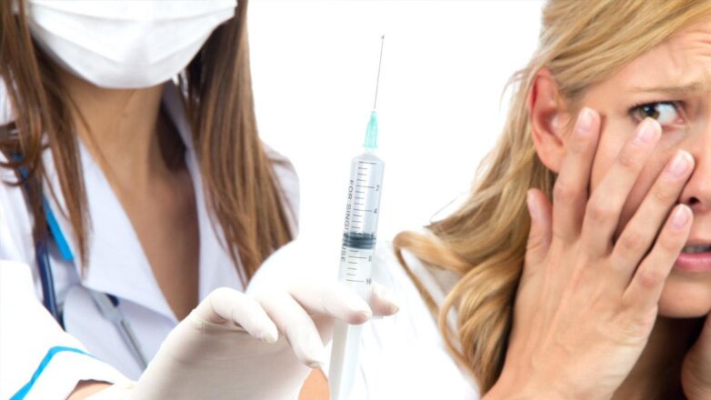За отказ от вакцинации россиян начнут штрафовать