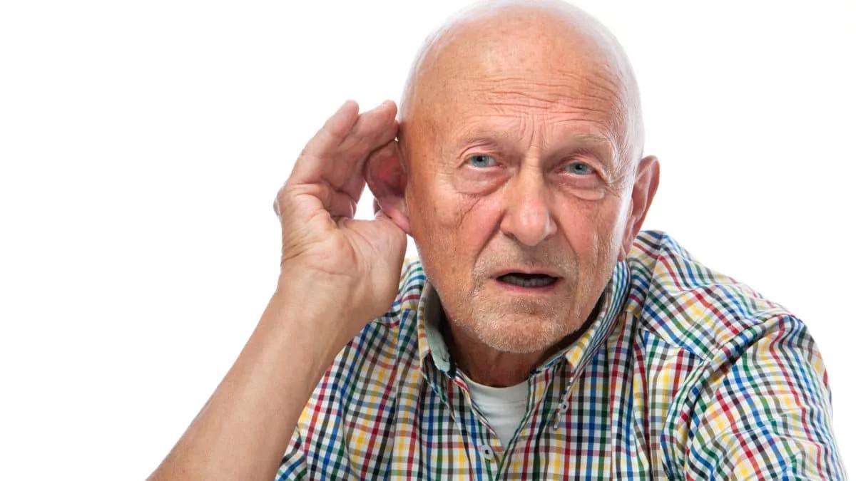 Медики назвали «слышимый» звук, указывающий на развитие деменции
