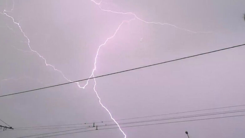 Москвичей предупредили о крупном граде и ливнях