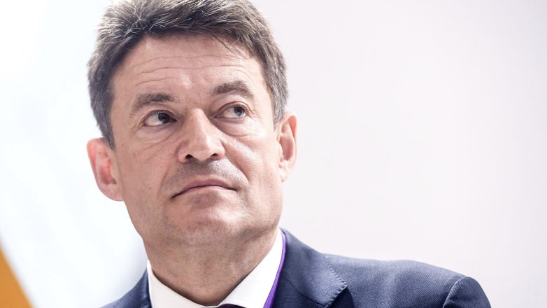 В Минздраве рассказали, кто хуже переносит и чаще умирает от COVID-19