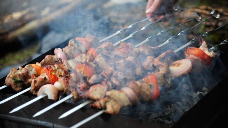 Врач предупредила о вреде шашлыка