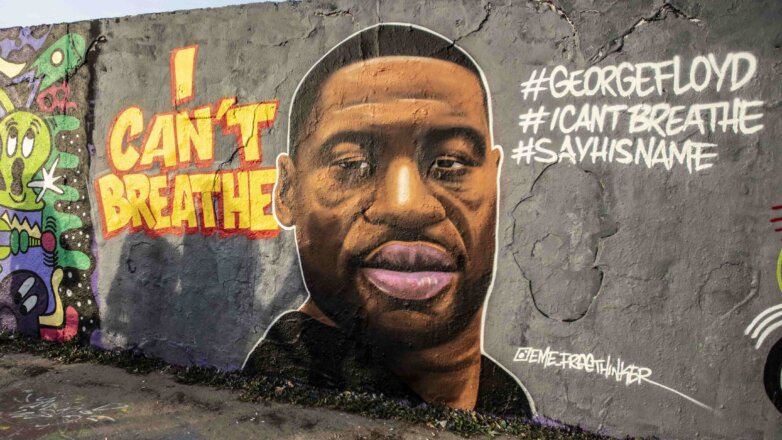 Видео задержания задушенного полицейскими Джорджа Флойда опубликовали в сети