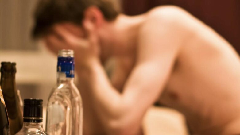 Перечислены любимые алкогольные напитки россиян на самоизоляции