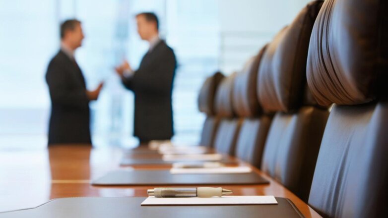 В России могут сократить зарплаты топ-менеджерам госкомпаний