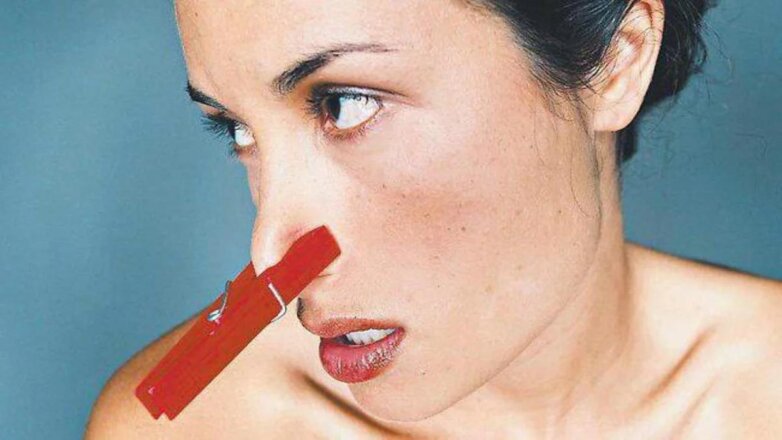 Врач рассказал, чего категорически нельзя делать при потере обоняния из-за COVID-19