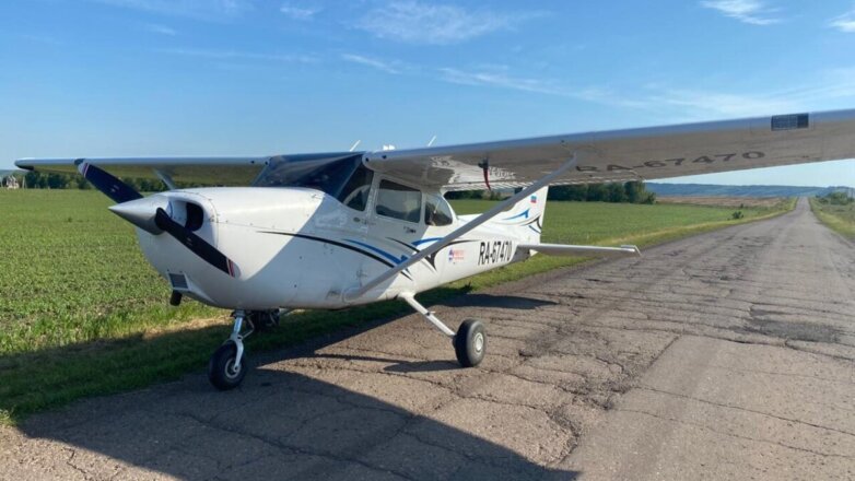 В Татарстане легкомоторный самолет приземлился на автотрассу