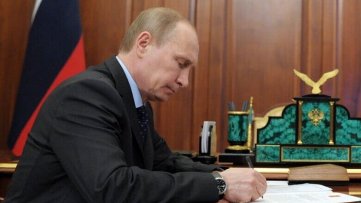 Путин запретил продавать "веселящий газ" без специального назначения