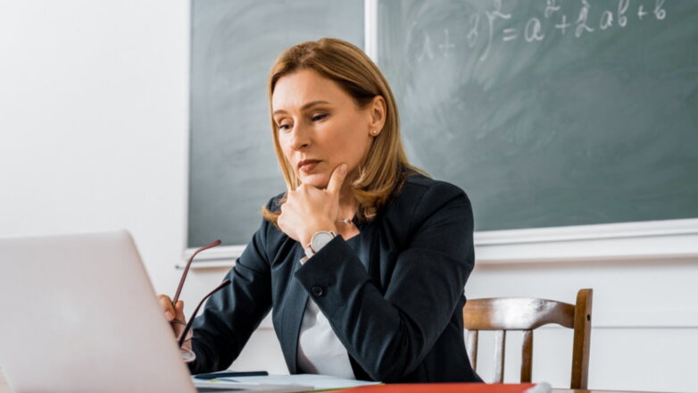 Новую систему оплаты труда учителей протестируют в российских регионах