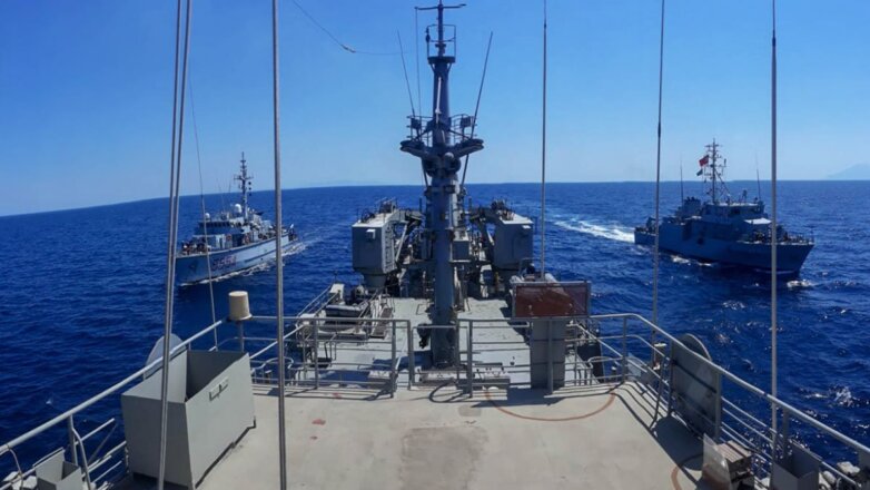 В Черное море вошла группа кораблей НАТО