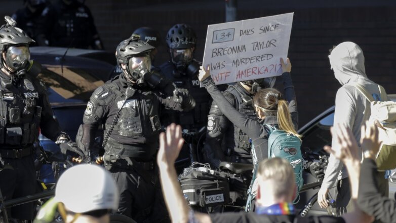 Превысил ли Трамп полномочия ради разгона манифестантов?