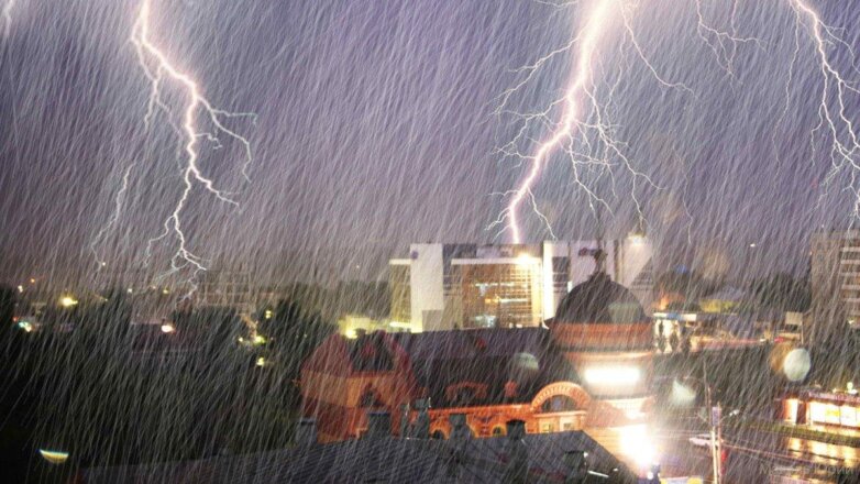 В ближайшие часы Москву накроют грозы и сильный ветер