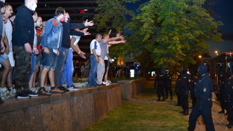 Протестующие начали расходиться из центра Минска