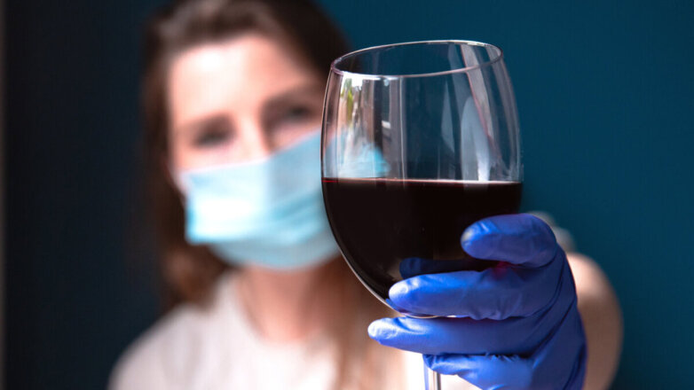 Отличить настоящий алкоголь от подделки поможет простой совет