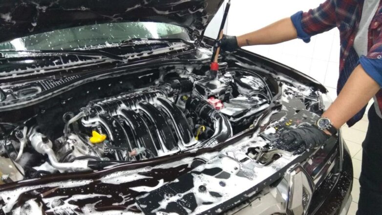 Найден самый дешевый и безопасный способ чистки двигателя автомобиля