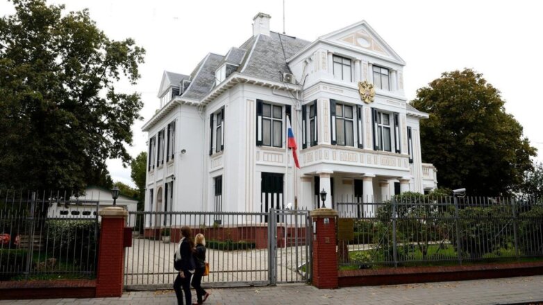 В машине российского военного атташе в Нидерландах нашли «жучок»