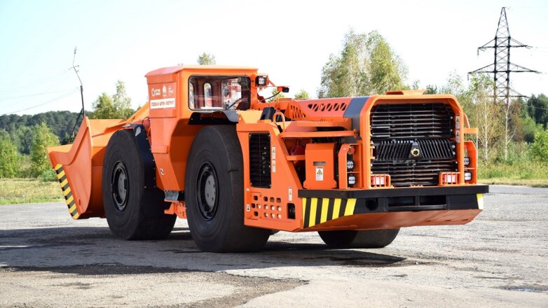 ШААЗ выпустил первый отечественный 14-тонный погрузчик