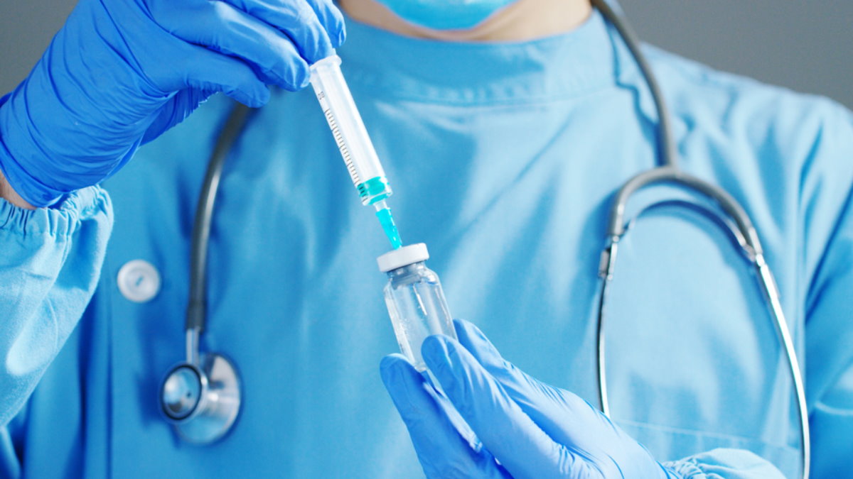 В России начнут испытывать еще одну вакцину от коронавируса